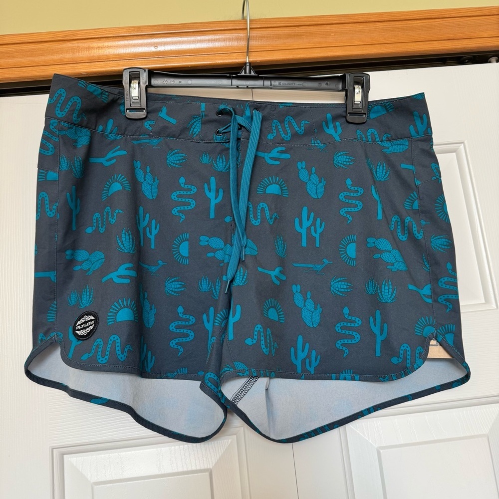 Flylow Marion Short Sz 12 NWT‎